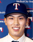 '제2 오타니' 꿈꾸며…김성준, MLB 입성