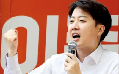 토론 한 번에 '구글 검색량 1위'…'언더독' 이준석, 10% 벽 넘을까