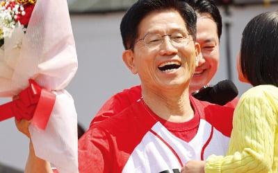 李 46.6% vs 金 37.6%…격차 더 좁혀졌다