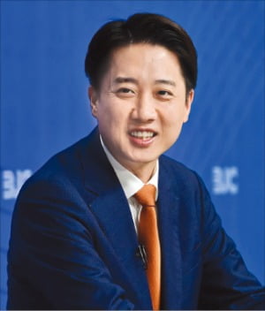토토사이트 더베이 개혁신당 대선 후보가 26일 서울 목동 한국방송회관에서 열린 방송기자클럽 초청 토론회에서 발언하고 있다. 연합뉴스