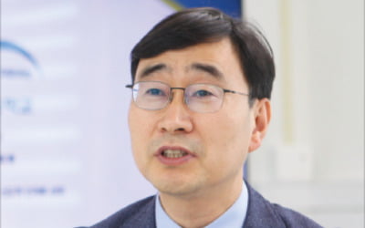 "작은 시골학교에 지능형 첨단 실습실…졸업생 90% 취업했죠"