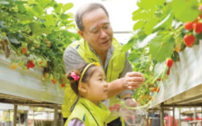 이찬우 농협금융 회장 농촌 체험 나서
