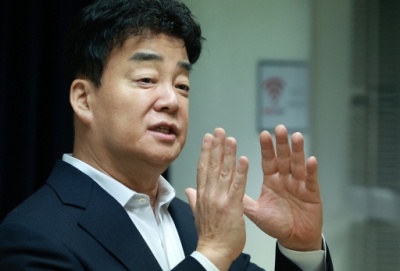 '논란의 중심' 백종원, 히든카드 꺼냈다