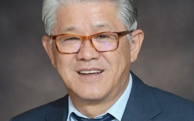[속보] '횡령·배임' 최신원 전 SK네트웍스 회장, 징역 2년6개월 확정