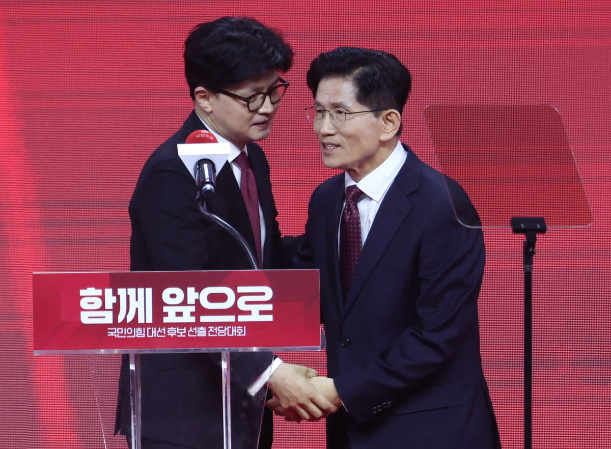 “지지 선언은 아니지만” 한동훈, 김문수 지원 나섰다
