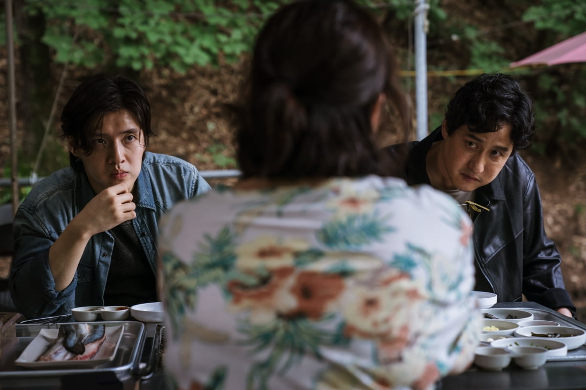 Korean Crime Thriller 'YADANG: The Snitch' Captivates Audiences with Dynamic Character Chemistry