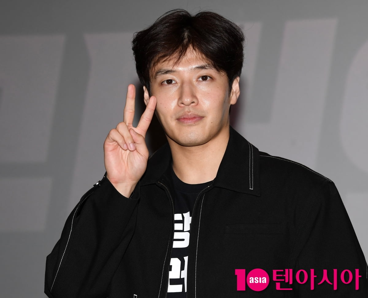 Kang Ha-neul Attends Stage Greeting for Crime Action Film 'Yadang' in Seoul