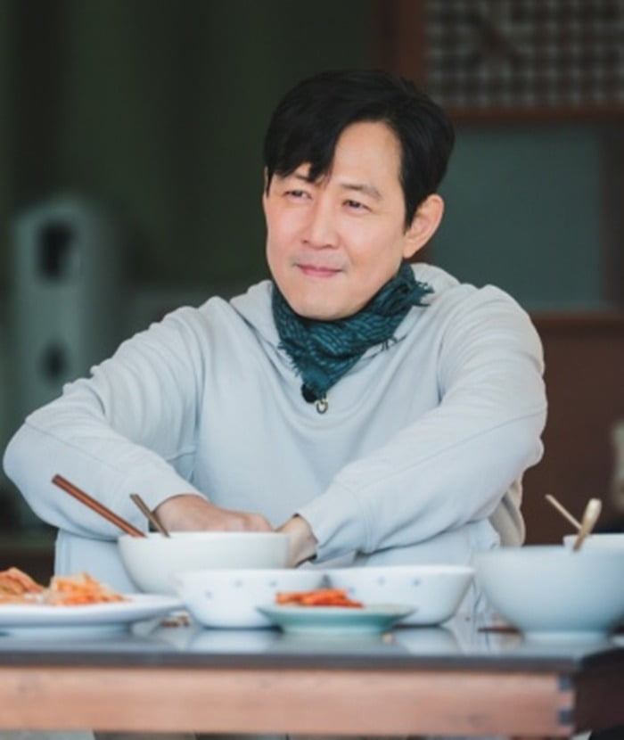 Lee Jung-jae Showcases Real 'Squid Game' Skills on 'Fresh off the Sea 2'