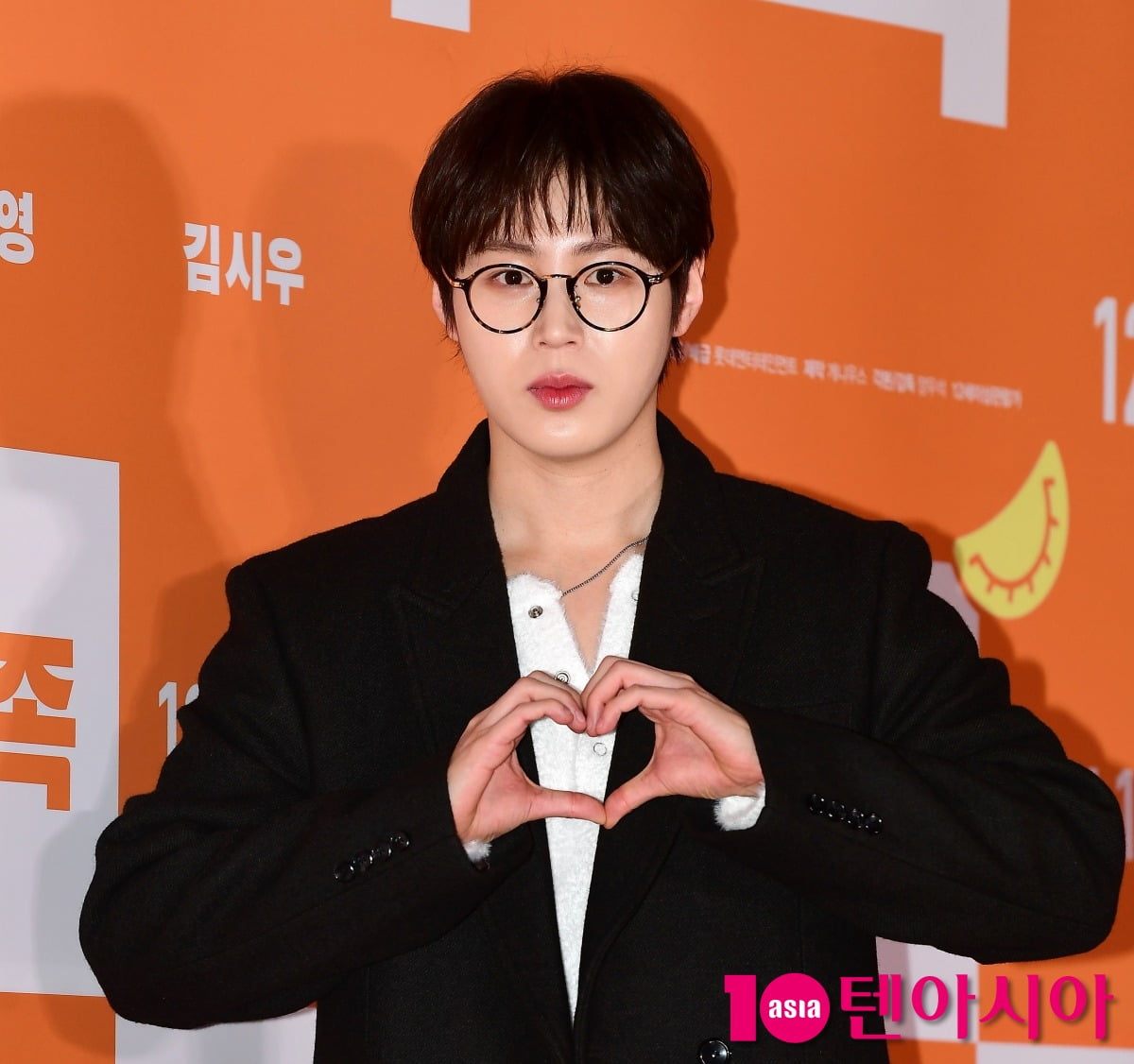 Ha Sung-woon Tops Poll as the Most Desired Male Singer for a Stroll in Daehangno