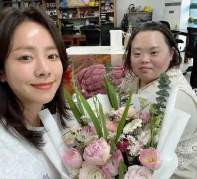 한지민 쌍둥이 정은혜 작가 결혼…5월의 신부