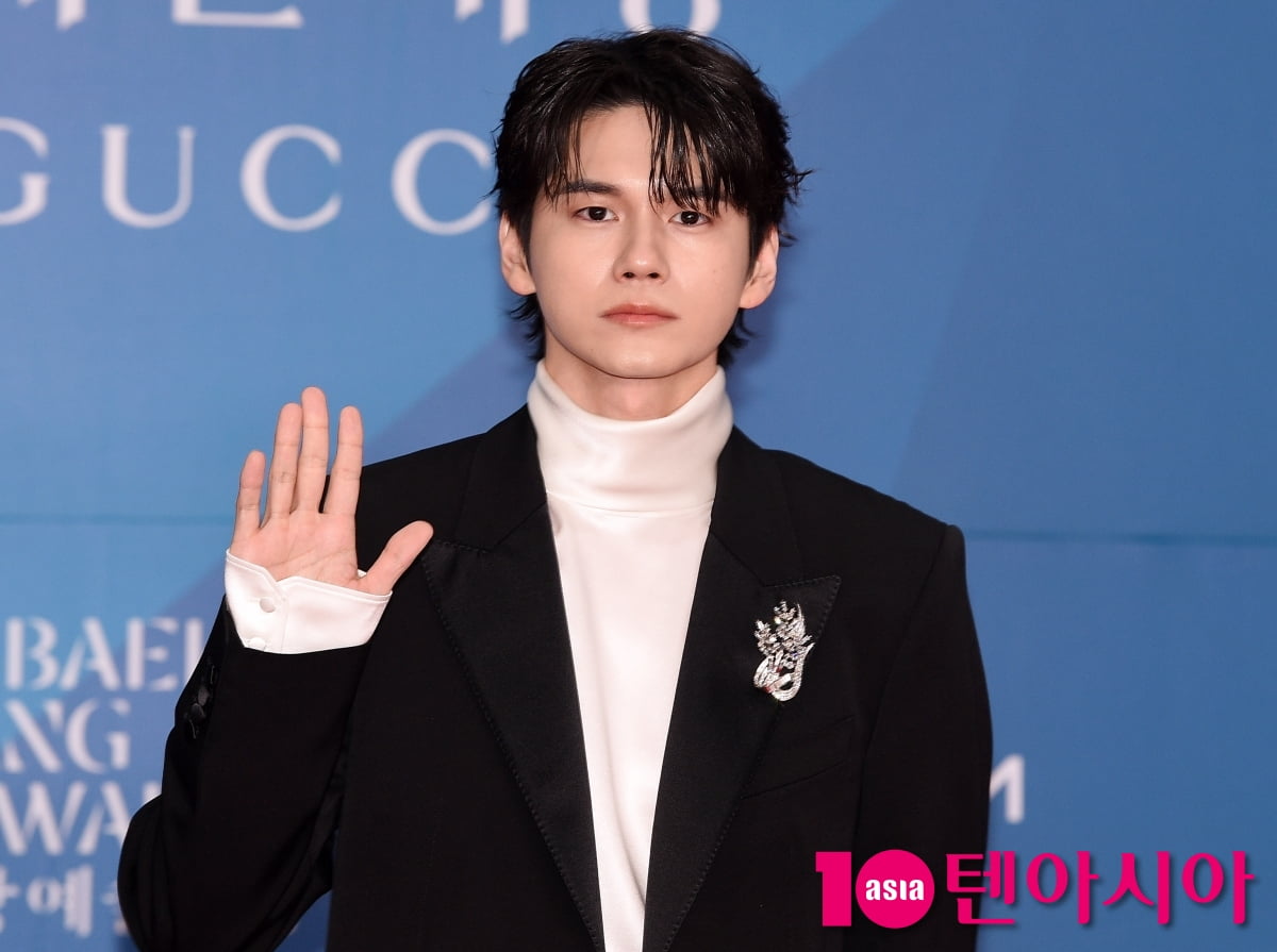Ong Seong-wu Shines on the Red Carpet at the 61st Baeksang Arts Awards