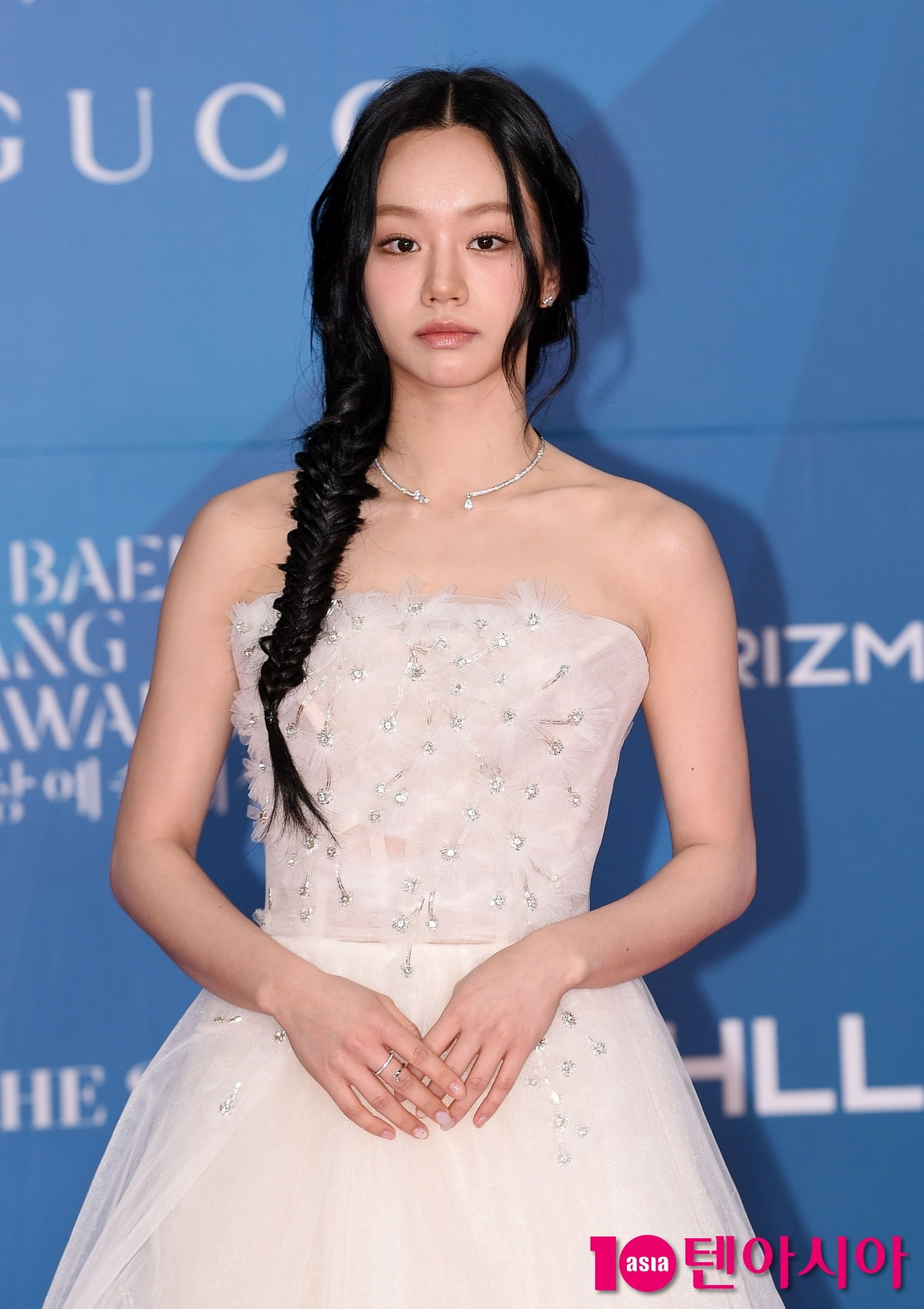 Actress Lee Hye-ri Shines on the Red Carpet at the 61st Baeksang Arts Awards