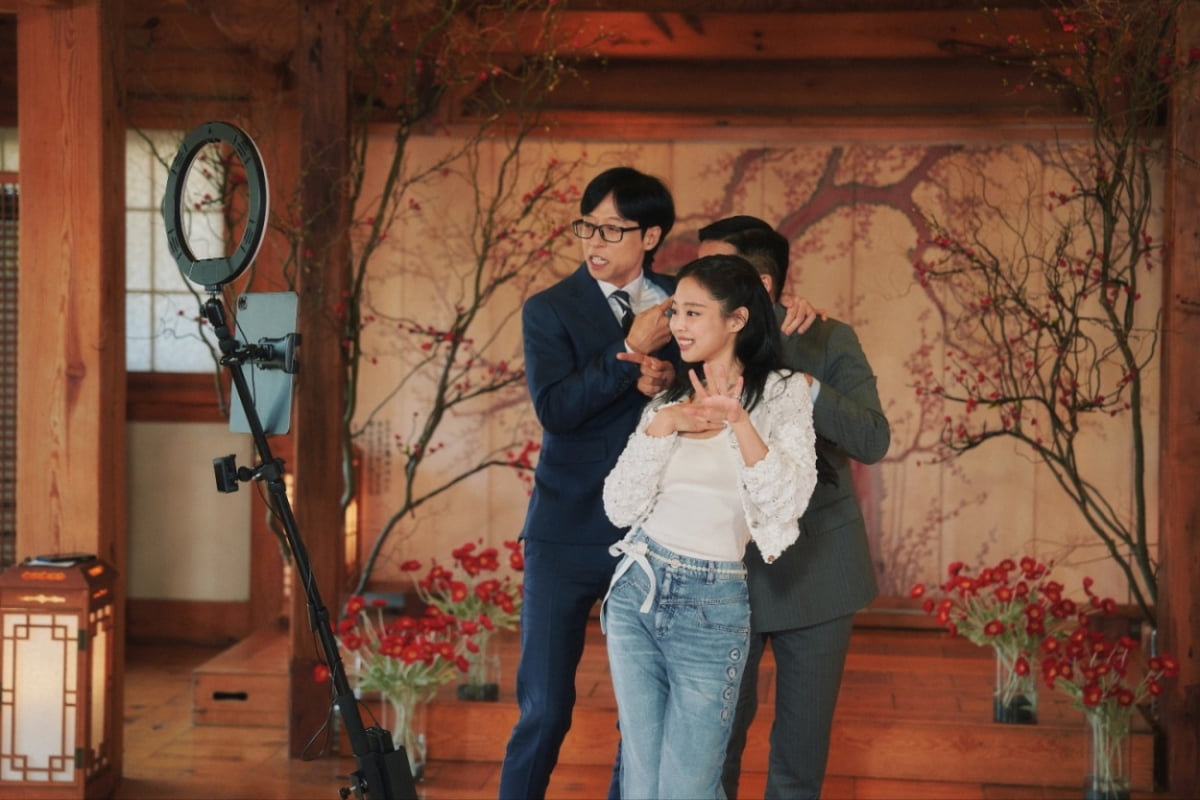 BLACKPINK's Jennie Reveals Coachella Behind-the-Scenes and More on 'You Quiz on the Block'