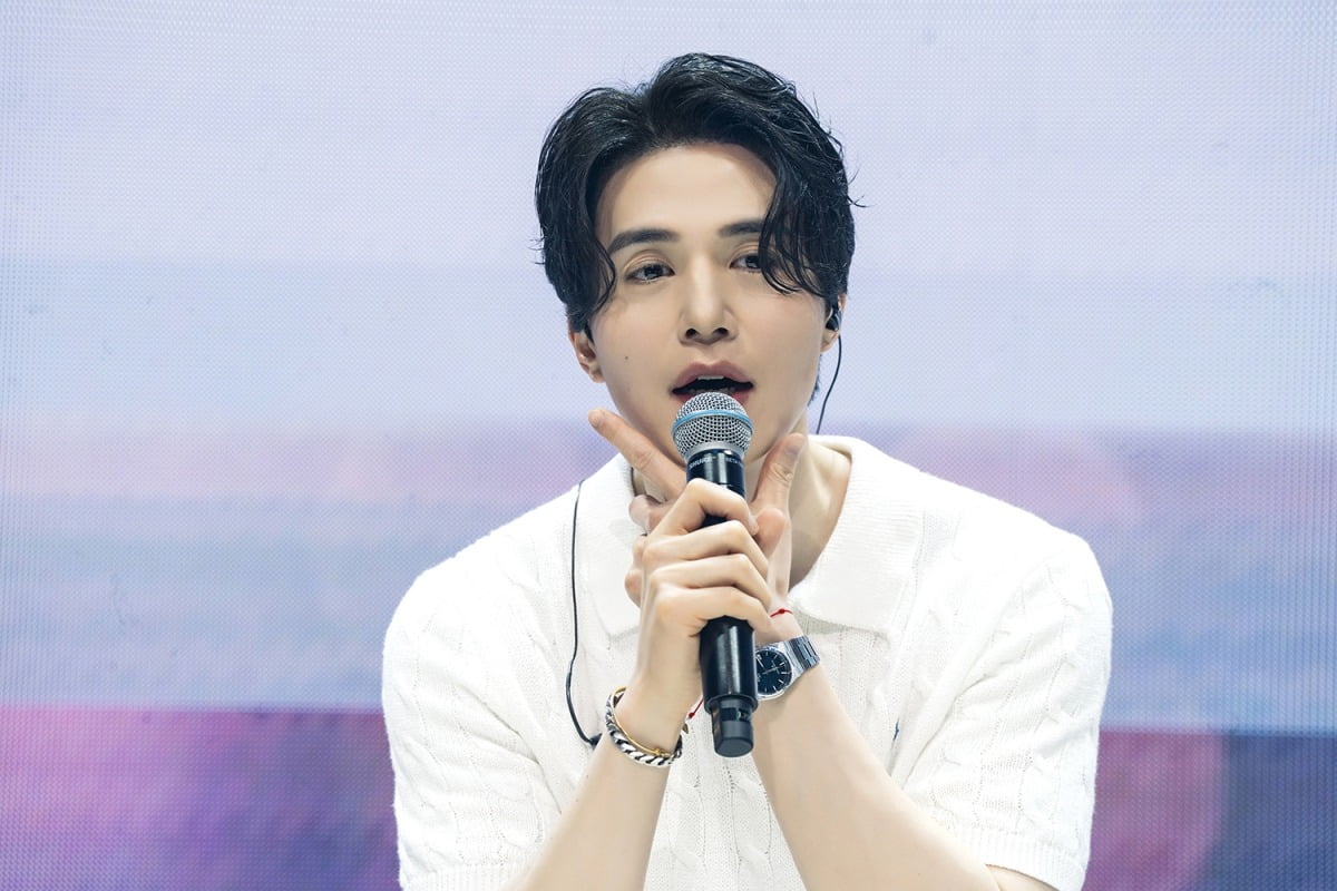 Lee Dong-wook Wraps Up Successful Fan Meeting in Tokyo 