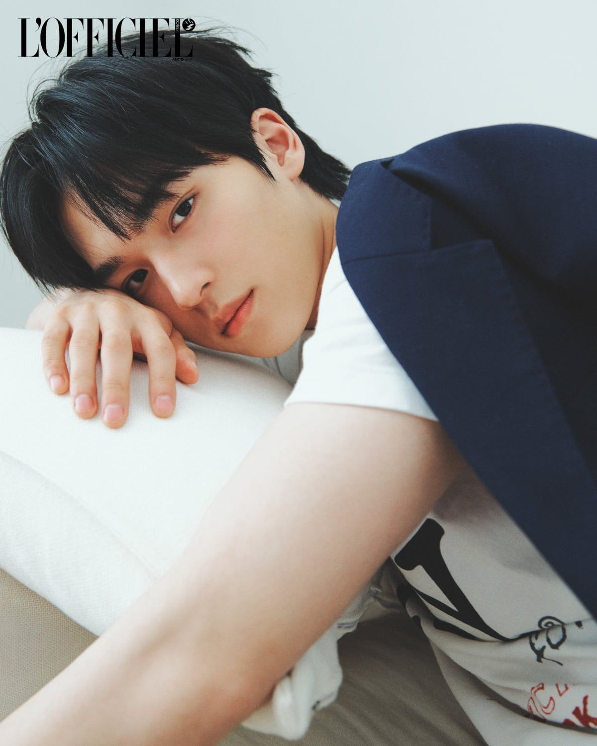 Rising Star Moon Seong-hyun Shines in L'Officiel YK Edition's 2025 Summer Special