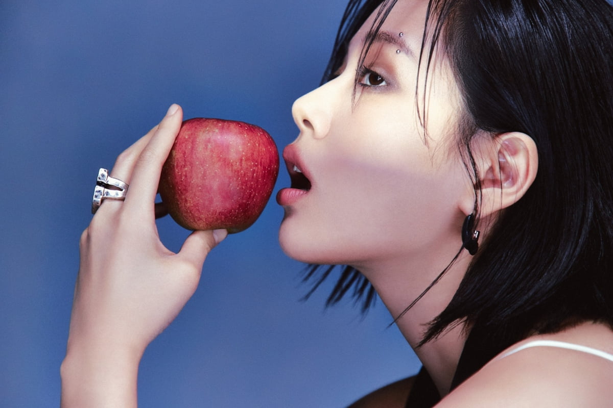 BIBI to Release Second Studio Album 'EVE: ROMANCE' with Double Title Tracks