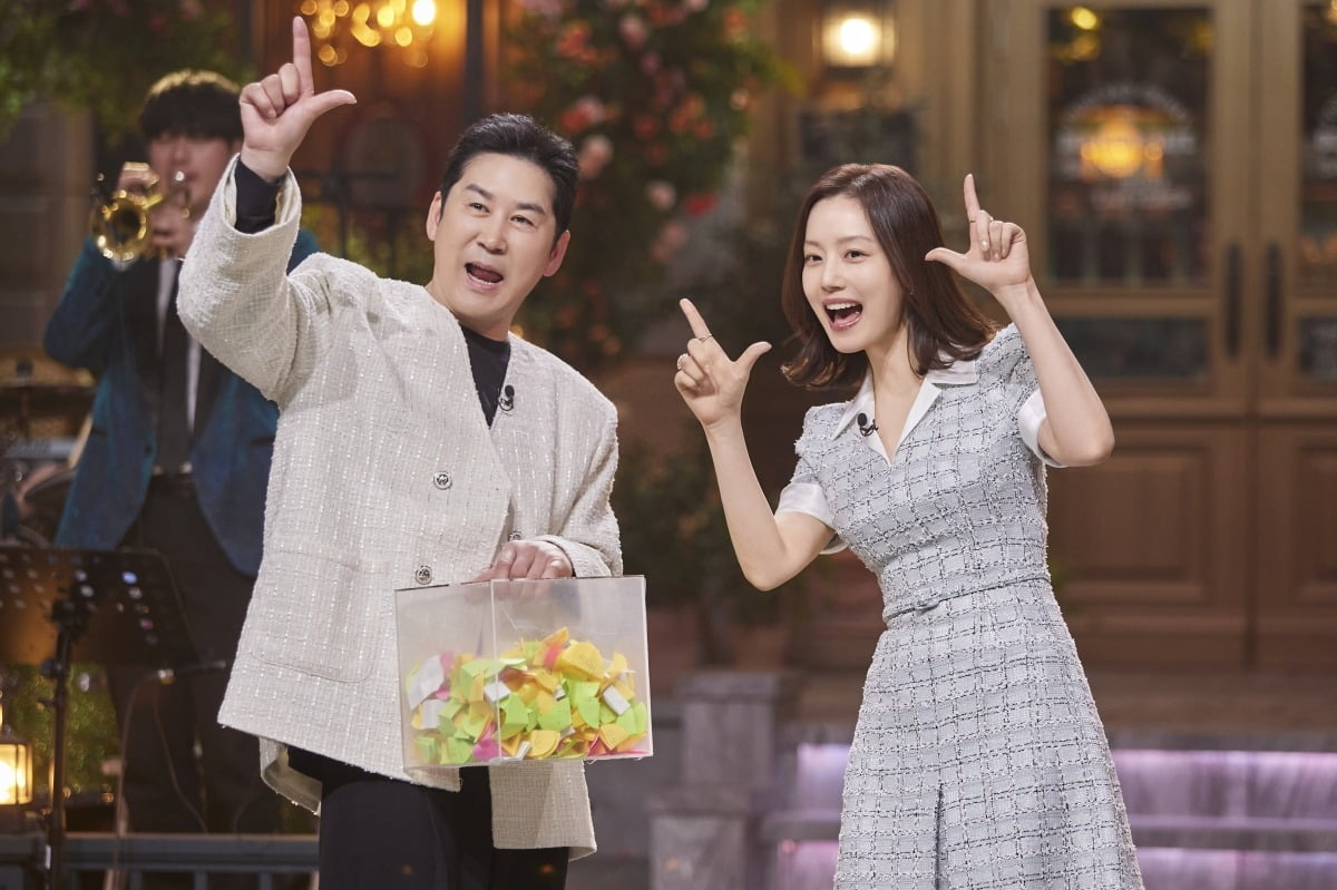 Moon Chae-won Shines on 'SNL Korea' with Hilarious Improvisation and Parodies