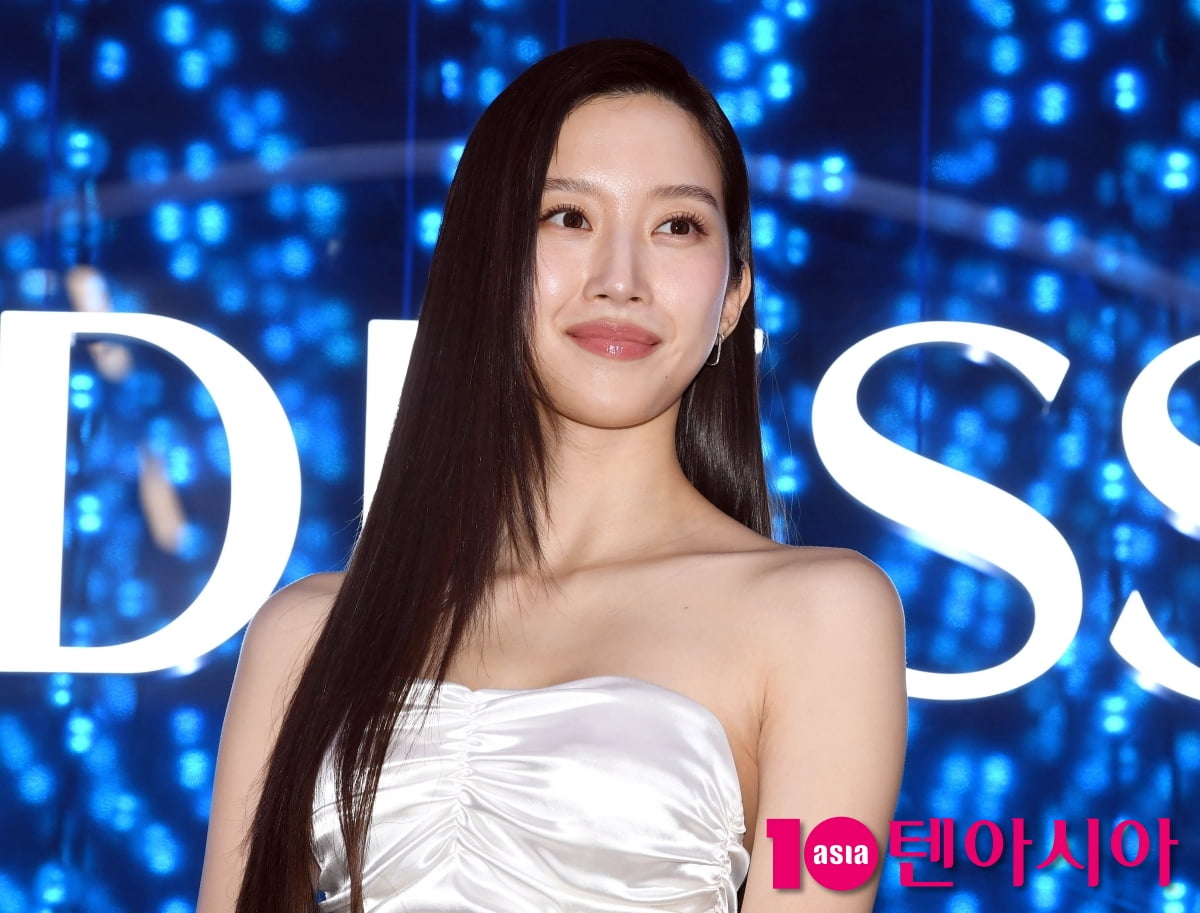 South Korean Actress Moon Ga-young Shines at Radius Pop-up Studio Event in Seoul