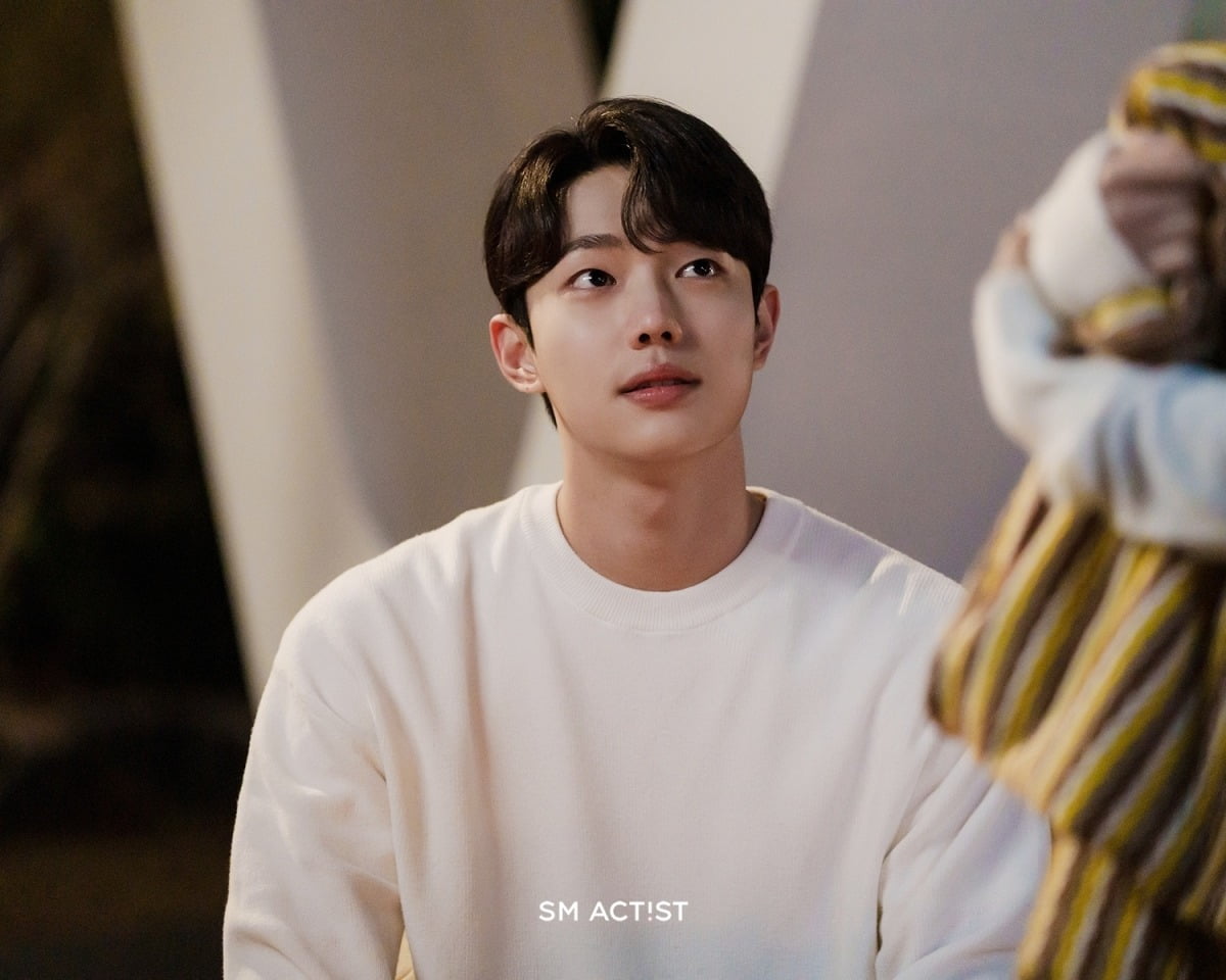 Jo Jun-young Shines in 'Bunny and the Boys' with Captivating Romance Performance