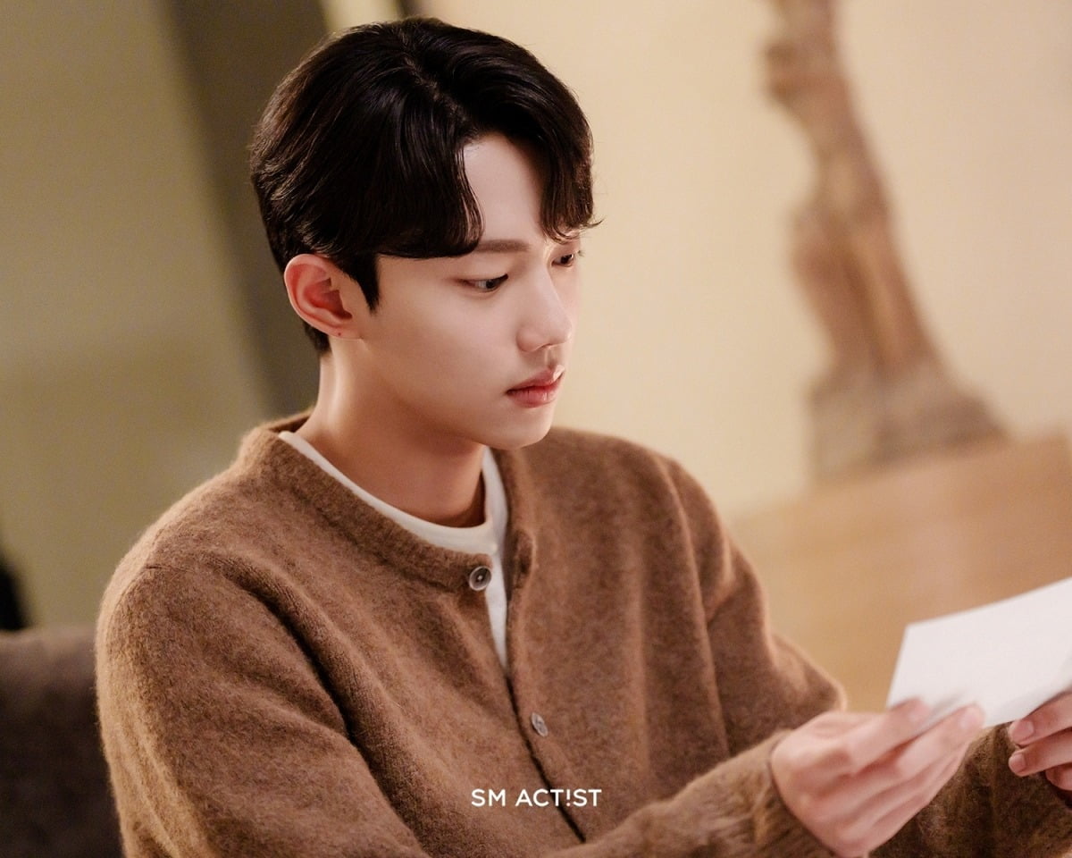 Jo Jun-young Shines in 'Bunny and the Boys' with Captivating Romance Performance