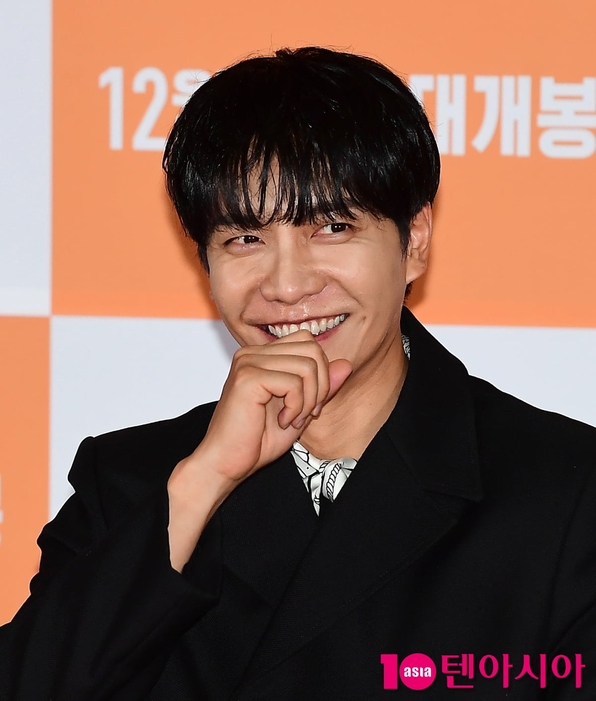 Lee Seung-gi Triumphs with Stellar Performance Amidst Family Drama