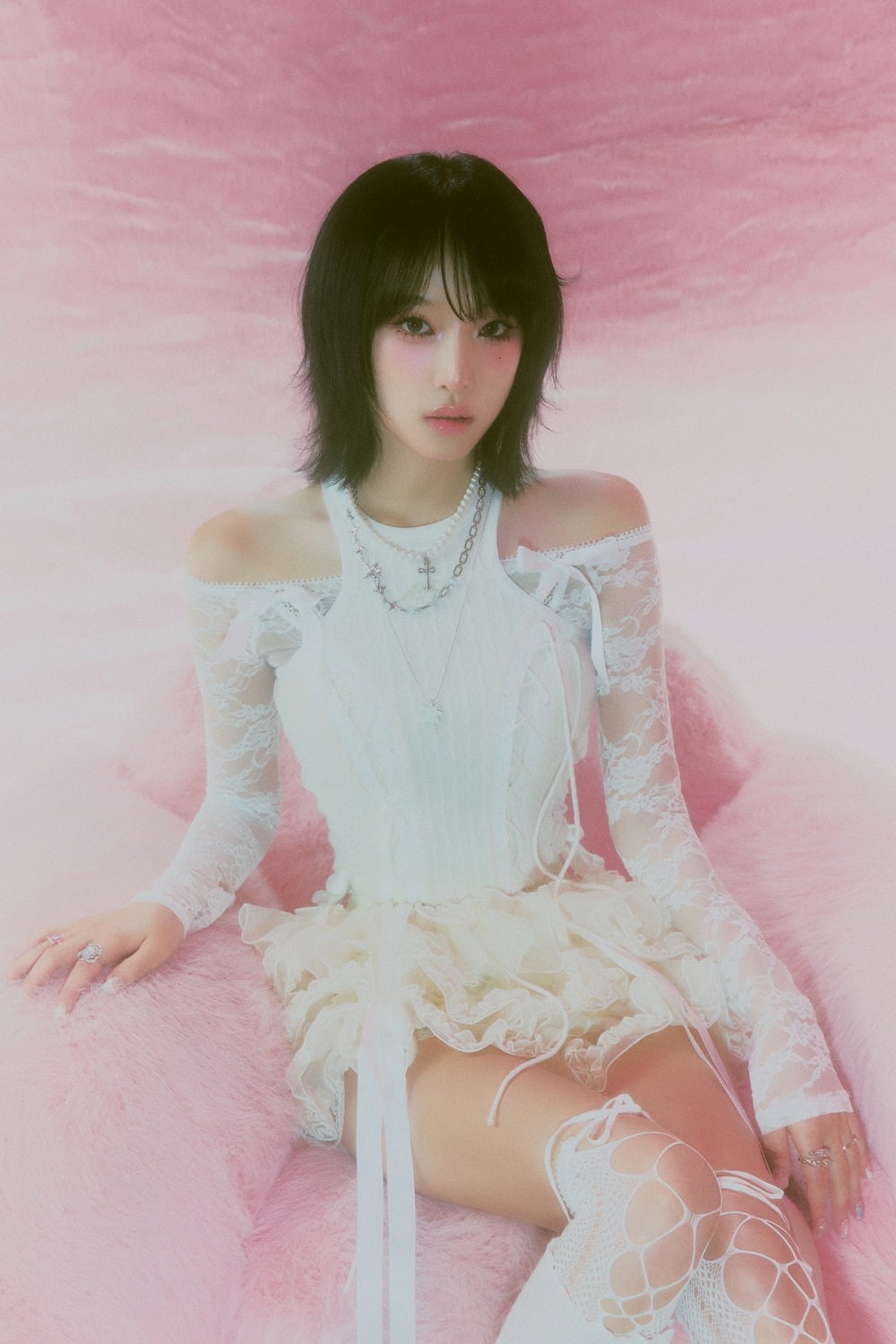 イェナ、BTSジンとの新曲「Loser」で新鮮なケミストリーを披露