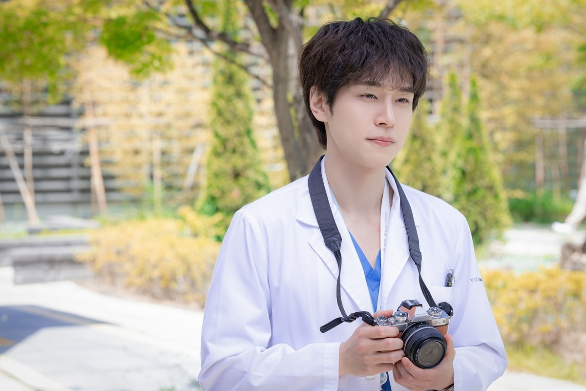 Kang Yoo-seok to Star Alongside Moon Ga-young in Upcoming Drama 'Seochodong'
