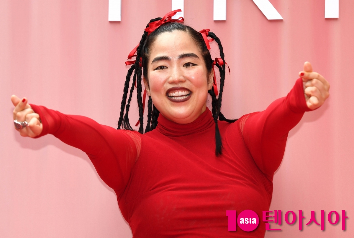 ゆりやんレトリィバァ、TIRTIR聖水フラッグシップストアオープニングイベントに登場