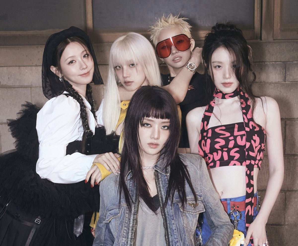 i-dle Achieves Fourth Consecutive Million-Seller with 'We are'