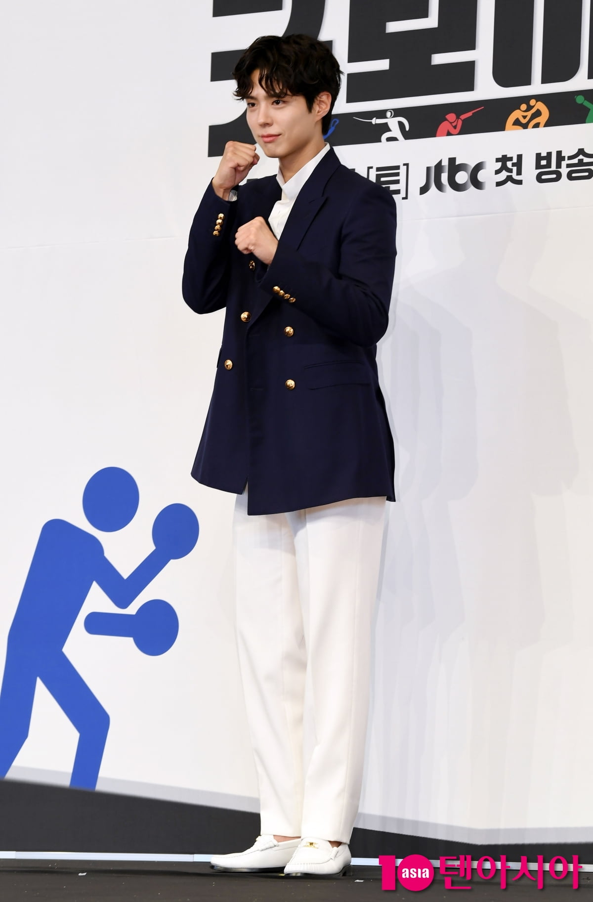 パク・ボゴム、アクションスターで走りましょう…今日も素敵です