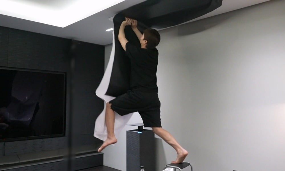 Yook Sungjae Takes on DIY Challenge with 'Black Enthusiast' Edition Home Makeover