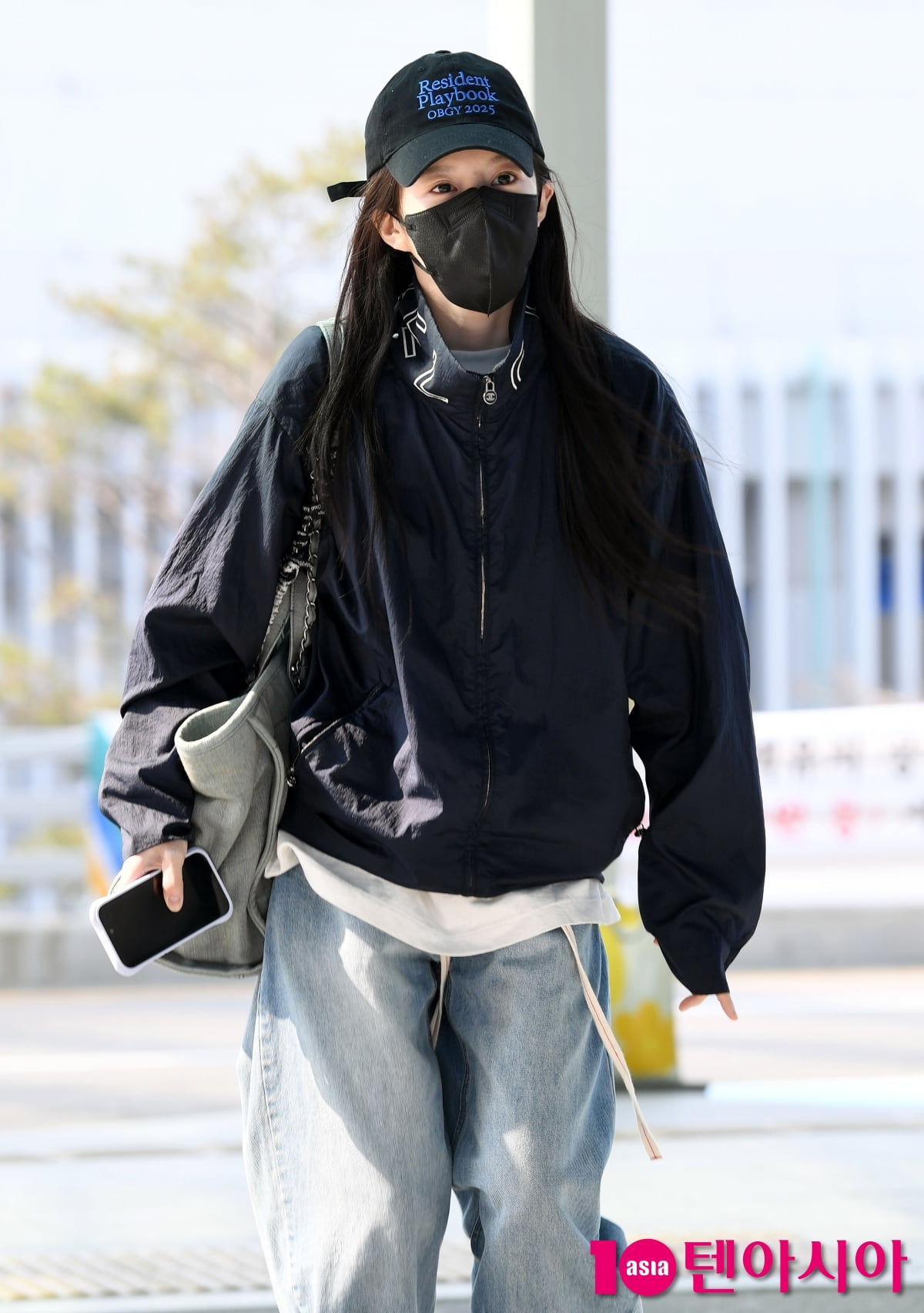 Actress Go Youn-jung Heads to Bali for 'Resident Playbook' Cast Vacation