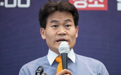 '은퇴' 전한길 "내 희생 아무것도 아냐"…정치 입문설도 일축