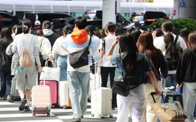 황금연휴에 항공권 '금값' 됐다…다시 제주로 몰리는 이유