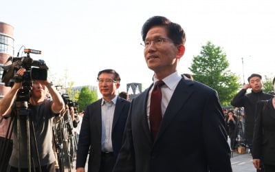 [속보] 김문수 "韓, 당에 맡기겠다는 말만 반복…의미있는 진척 없어"