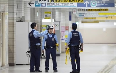 도쿄 지하철서 흉기 휘둘렀다…40대男 난동에 2명 부상