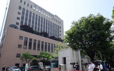 '서부지법 난동' 첫 선고…2명에 징역 1년6개월·1년 '실형'