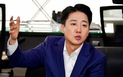 이준석 "배우자 토론 제안한 김용태, 앞에 있었으면 혼냈을 것"