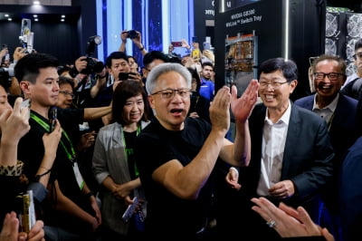 젠슨 황 "사랑해요 하이닉스!"…SK하이닉스, 장 초반 상승