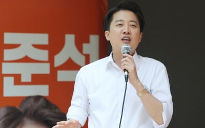 총선 땐 '아빠 찬스'로 추격 성공…이준석 전략 또 통할까 [정치 인사이드]