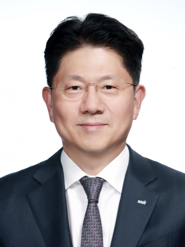 김홍식 전 재정금융정책관, 한국거래소 신임 시장감시위원장 선임! 3년 임기 시작