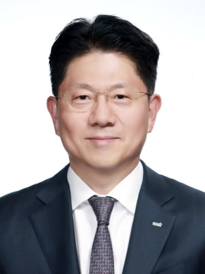 거래소 신임 시장감시위원장에 김홍식 전 재정금융정책관