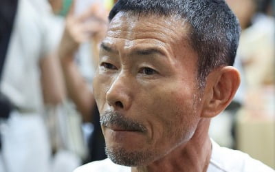 손흥민 父·형, 결국 징계 받았다…'아동 학대'로 출전정지