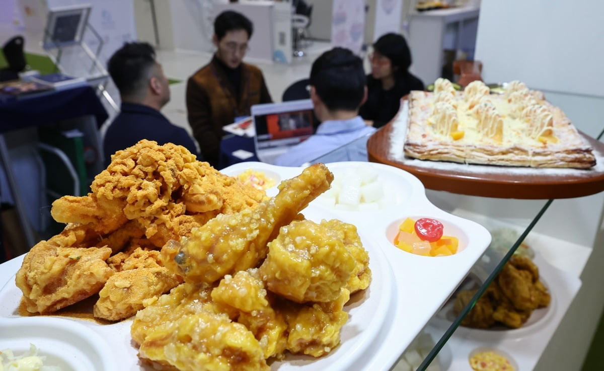 "치킨·닭강정 가격 잡겠다" 브라질닭 수입 허용한 정부