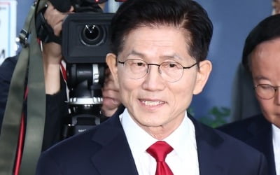 "알량한 대통령 후보" "한심" 권성동, 김문수 향한 불만 폭발