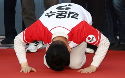 '보수 심장' 찾은 김문수 "박정희 정신으로 경제 살려야"