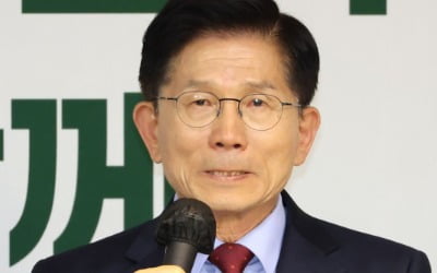 또 '울컥' 김문수 "어머니 유언은 '졸업하고 데모하라'였다"