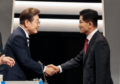 난타전 속 몸 낮춘 대목…이재명 '형수 욕설'·김문수 '의대 증원' [대선 토론]