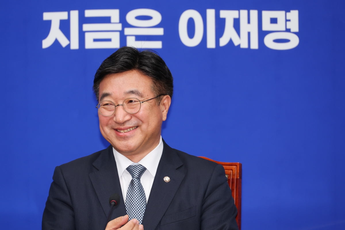 윤호중 더불어민주당 총괄선거대책본부장이 지난달 5일 오전 서울 여의도 국회에서 열린 기자간담회에 참석하고 있는 모습. 사진=뉴스1