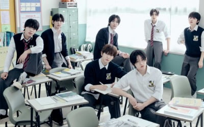 쑥쑥 크는 JYP 킥플립, 신보 초동 34만장 돌파…커리어 하이